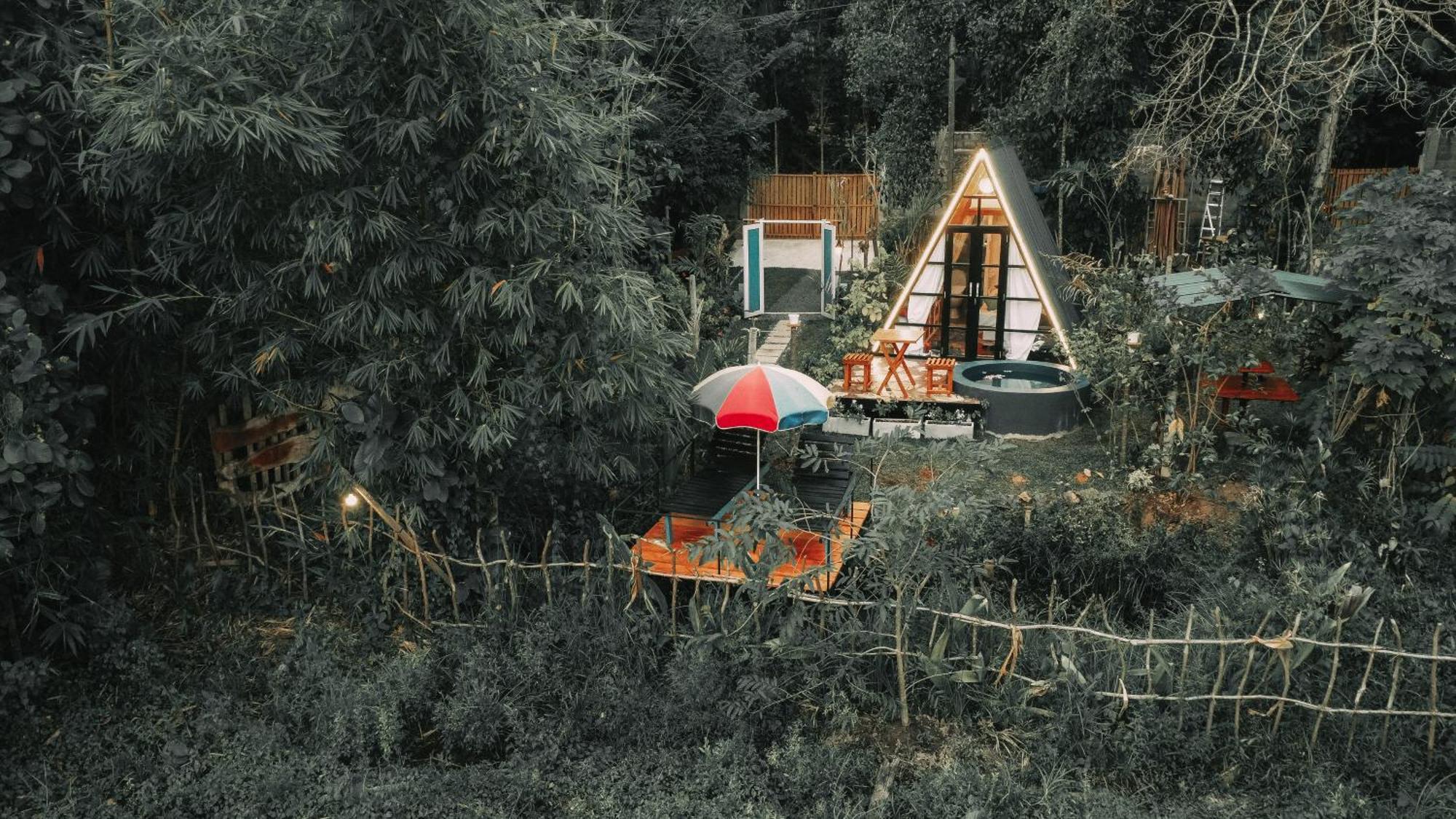 The We2 "Wildwood Elegance Escape" Bed & Breakfast Induruwa Exterior photo